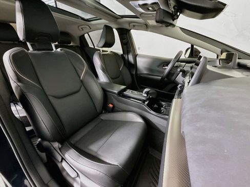 Used 2024 Toyota Prius Limited w/ Limited Premium Package FWD image 26