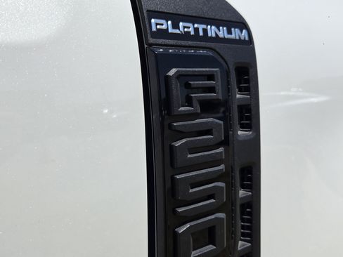 Used 2025 Ford F250 Platinum w/ Tremor Off-Road Package AWD/4WD image 10