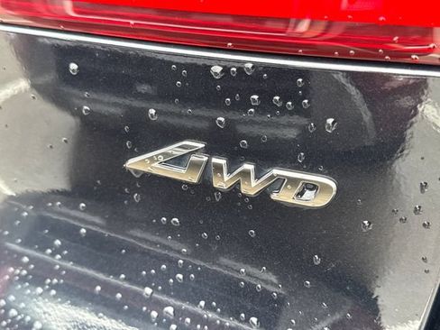 Used 2025 Genesis GV70 2.5T w/ Advanced Package AWD/4WD image 4
