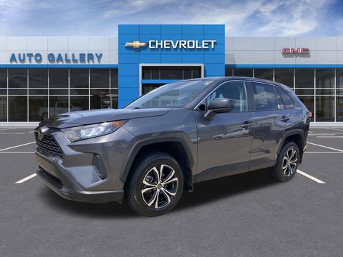 Used 2022 Toyota RAV4 LE FWD image 1