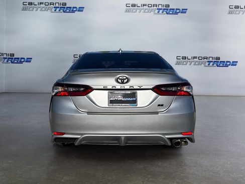 Used 2022 Toyota Camry SE image 6