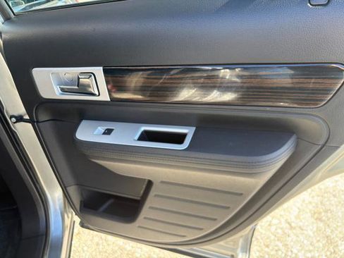 Used 2008 Lincoln MKX AWD image 17