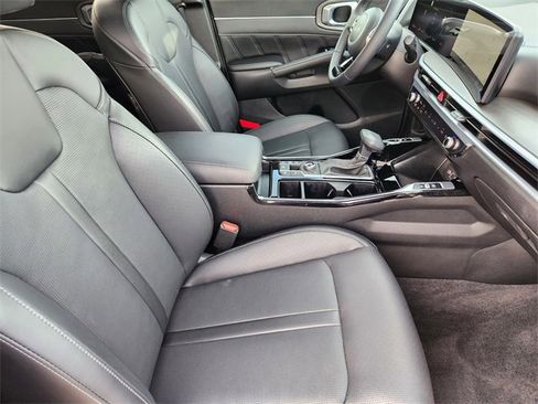 Certified 2025 Kia Sorento SX image 14
