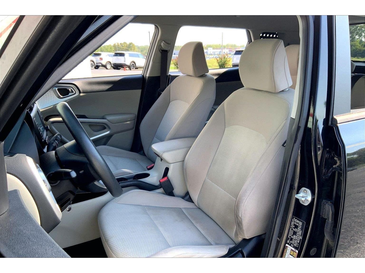 Used 2020 Kia Soul LX FWD image 18