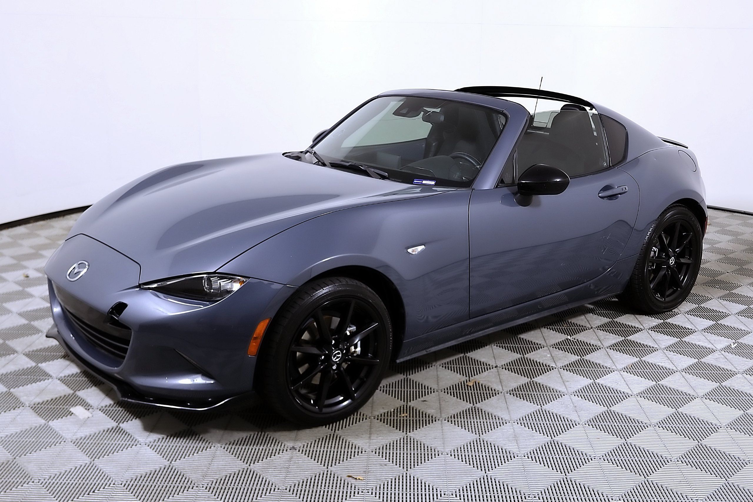 Used 2021 MAZDA MX-5 Miata RF Club RWD image 3