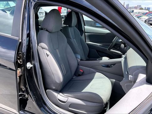 Used 2024 Hyundai Elantra SEL FWD image 13