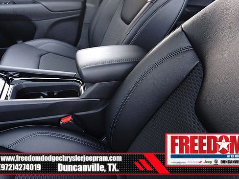 New 2026 Jeep Compass Latitude image 36