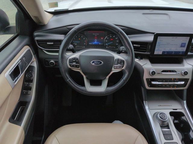 Used 2021 Ford Explorer XLT w/ Equipment Group 202A RWD image 16