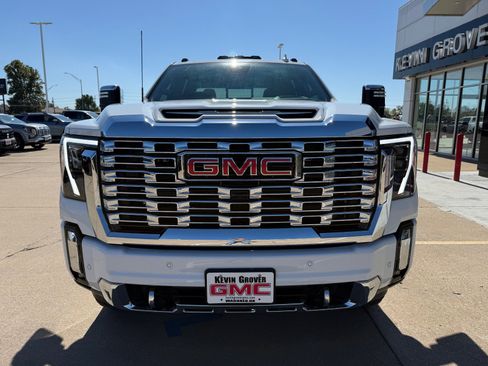 New 2026 GMC Sierra 2500 Denali w/ Denali Reserve Package image 2