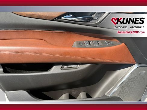 Used 2016 Cadillac Escalade Luxury AWD/4WD image 24