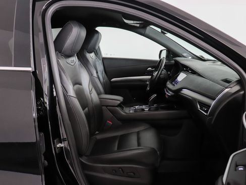 Used 2023 Cadillac XT4 Premium Luxury AWD/4WD image 17