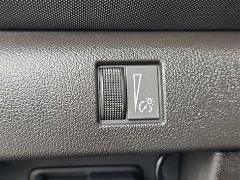 Used 2024 Chevrolet Colorado Z71 w/ Z71 Convenience Package 2 image 17