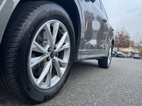 Certified 2025 Audi Q3 2.0T Premium image 10