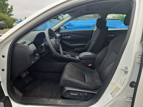 Used 2023 Honda Accord EX image 10