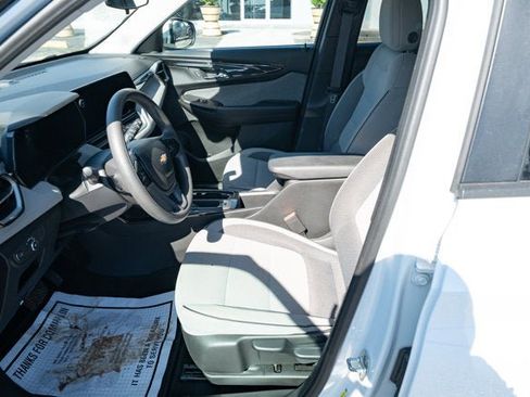 Used 2025 Chevrolet TrailBlazer LT FWD image 15