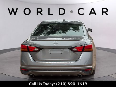 Used 2023 Nissan Altima 2.5 SV w/ SV Premium Package image 13