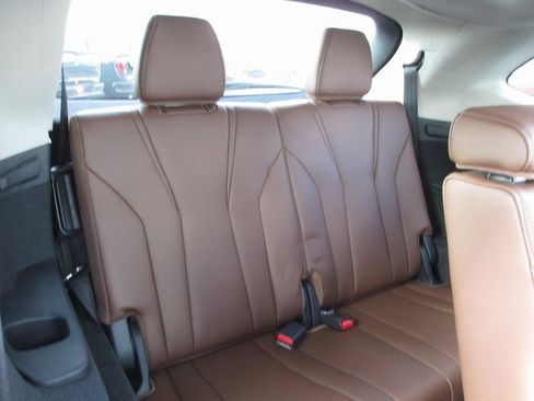 Used 2024 Acura MDX SH-AWD w/ Technology Package image 23