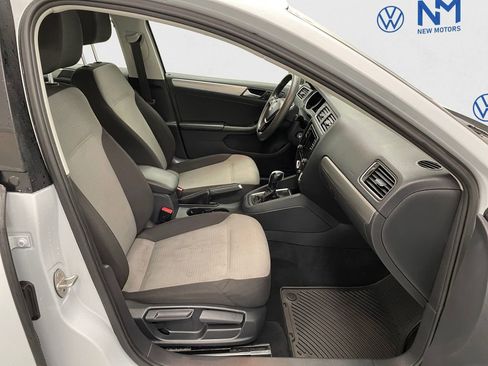 Used 2017 Volkswagen Jetta S w/ Jetta S Cold Weather Package image 13