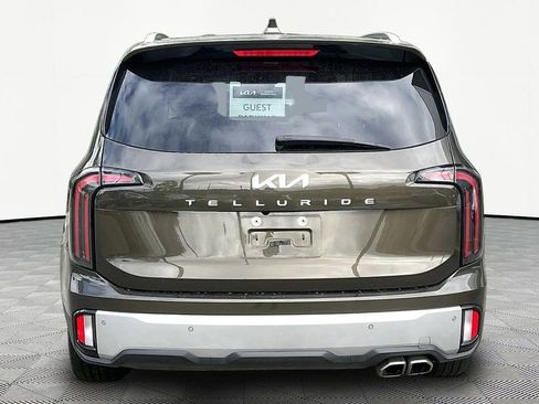 Certified 2024 Kia Telluride EX w/ EX Captain's Chair Package FWD image 3