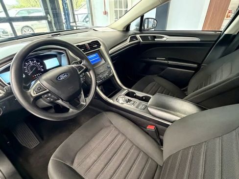Used 2020 Ford Fusion SE FWD image 16