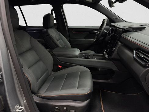 Used 2024 GMC Acadia AT4 image 15