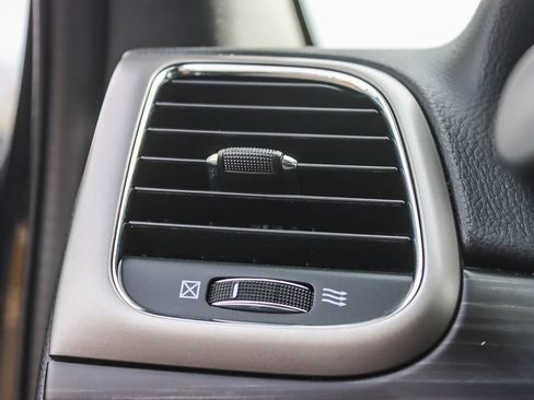 Used 2022 Jeep Grand Cherokee Laredo X image 48