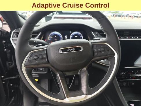 Used 2024 Jeep Grand Cherokee Limited w/ Luxury Tech Group II AWD/4WD image 11