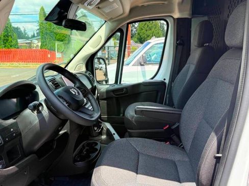 Used 2025 RAM ProMaster 2500 w/ U-Haul Equipment Group FWD image 15