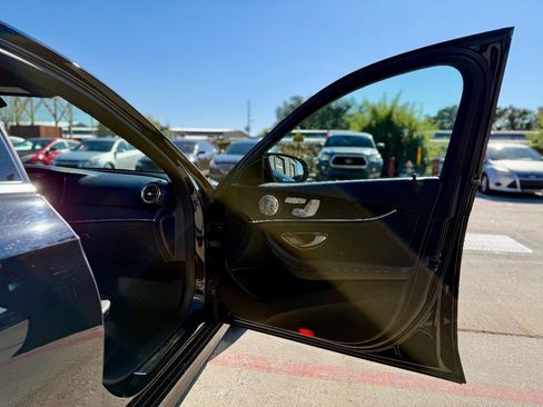 Used 2017 Mercedes-Benz E 300 image 14