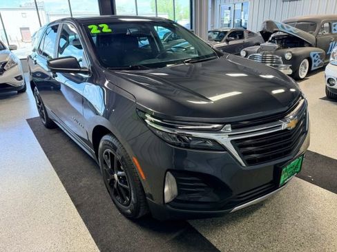 Used 2022 Chevrolet Equinox LT FWD image 2