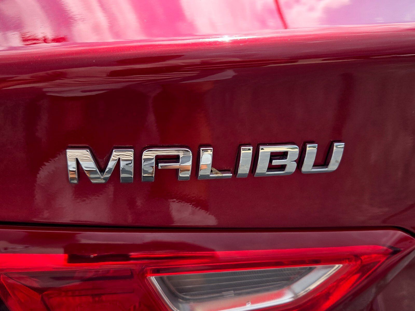 Used 2025 Chevrolet Malibu LT FWD image 11