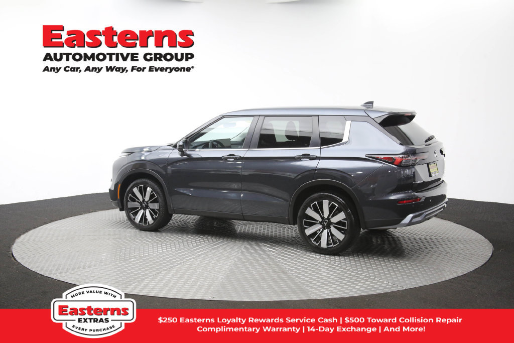 Used 2025 Mitsubishi Outlander SE FWD image 64