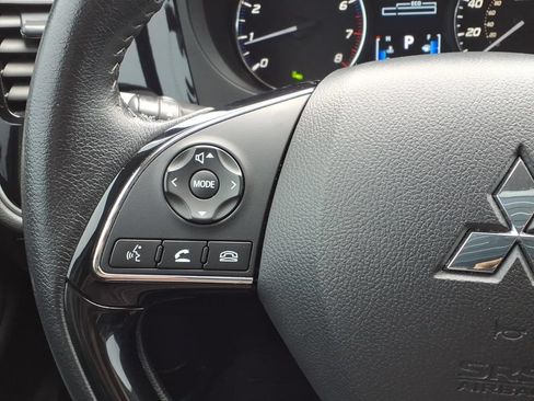 Used 2019 Mitsubishi Outlander SEL AWD/4WD image 36