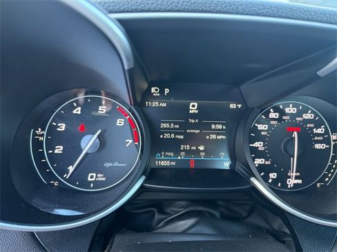 Used 2022 Alfa Romeo Giulia Veloce image 17