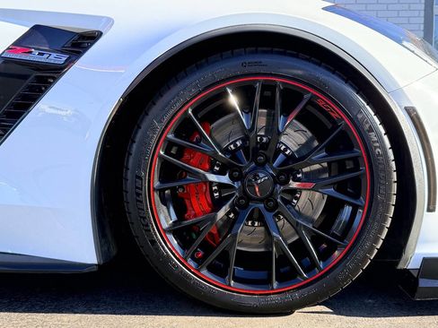 Used 2016 Chevrolet Corvette Z06 w/ 3LZ Preferred Equipment Group image 20