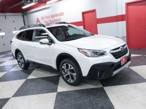 Used 2022 Subaru Outback Limited AWD/4WD image 3