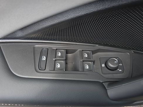 Used 2025 Volkswagen Tiguan SE R-Line AWD/4WD image 28