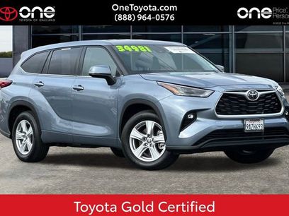 Certified 2022 Toyota Highlander LE