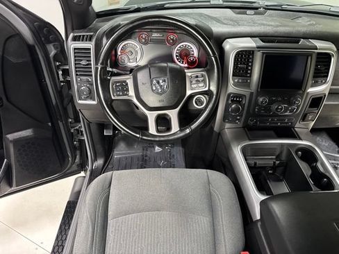 Used 2022 RAM 1500 Classic Warlock w/ Ceramic Grey Warlock Package AWD/4WD image 17