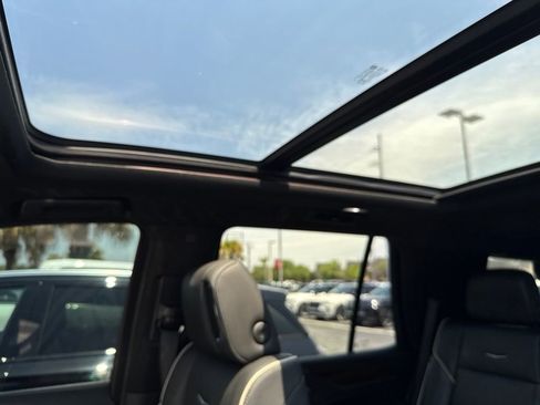 Used 2021 Cadillac Escalade Premium Luxury RWD image 8