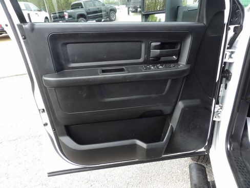 Used 2024 RAM 3500 Tradesman w/ Chrome Appearance Group AWD/4WD image 14
