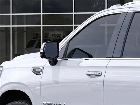 New 2026 GMC Yukon XL Denali w/ Sun & Power Step Package AWD/4WD image 12