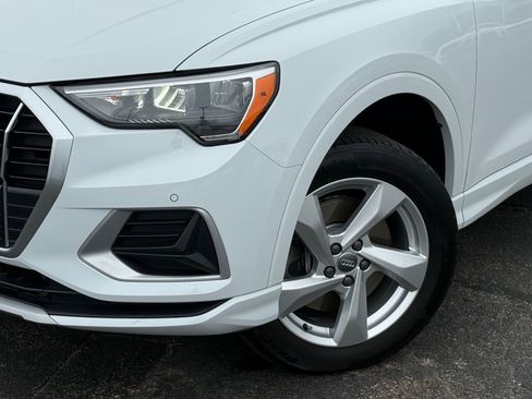 Used 2019 Audi Q3 2.0T Premium w/ Convenience Package AWD/4WD image 4