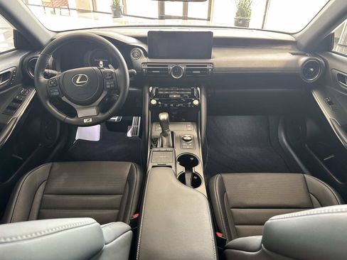 Used 2025 Lexus IS 500 RWD image 20