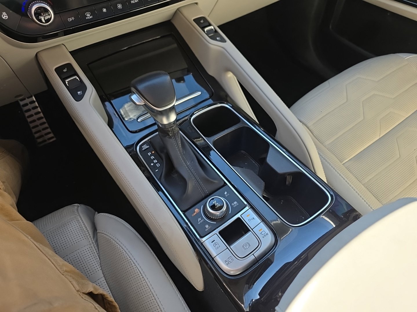 Used 2022 Kia Telluride SX w/ SX Prestige Package AWD/4WD image 15