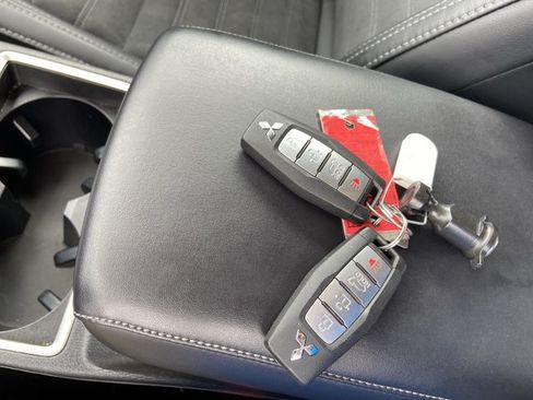 Used 2023 Mitsubishi Outlander SE FWD image 46