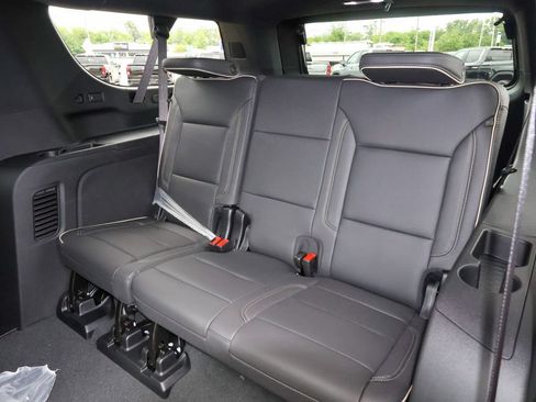 New 2026 GMC Yukon XL Elevation w/ Elevation Premium Package AWD/4WD image 13