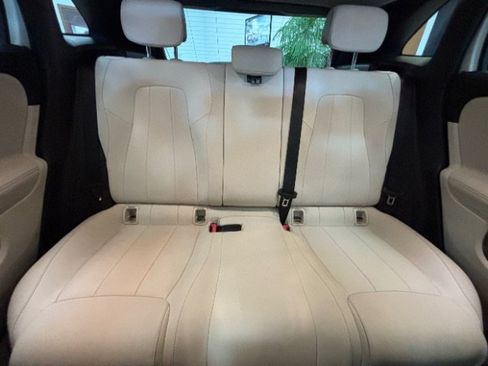 Used 2023 Mercedes-Benz GLA 250 4MATIC w/ Premium Package image 19