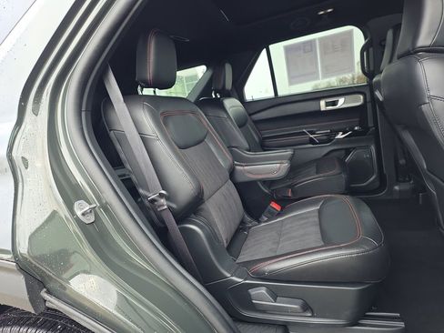 Used 2024 Ford Explorer ST-Line w/ Class IV Trailer Tow Package image 38