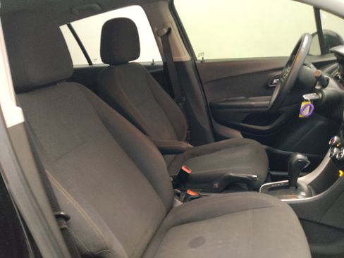 Used 2020 Chevrolet Trax LS w/ Tint and Cruise Package FWD image 21